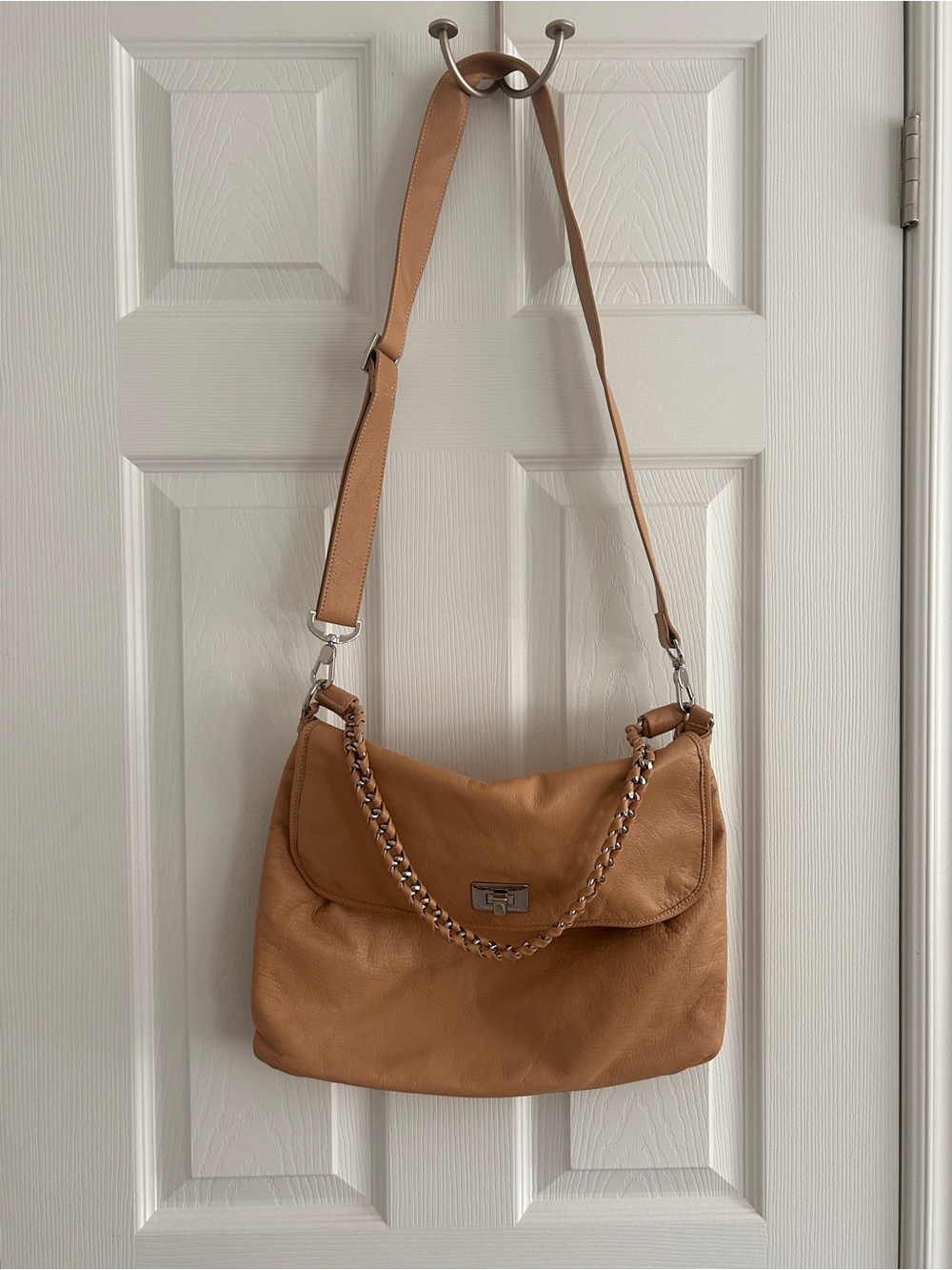 Leather Shoulder Bag in Tan - Brand Unknown